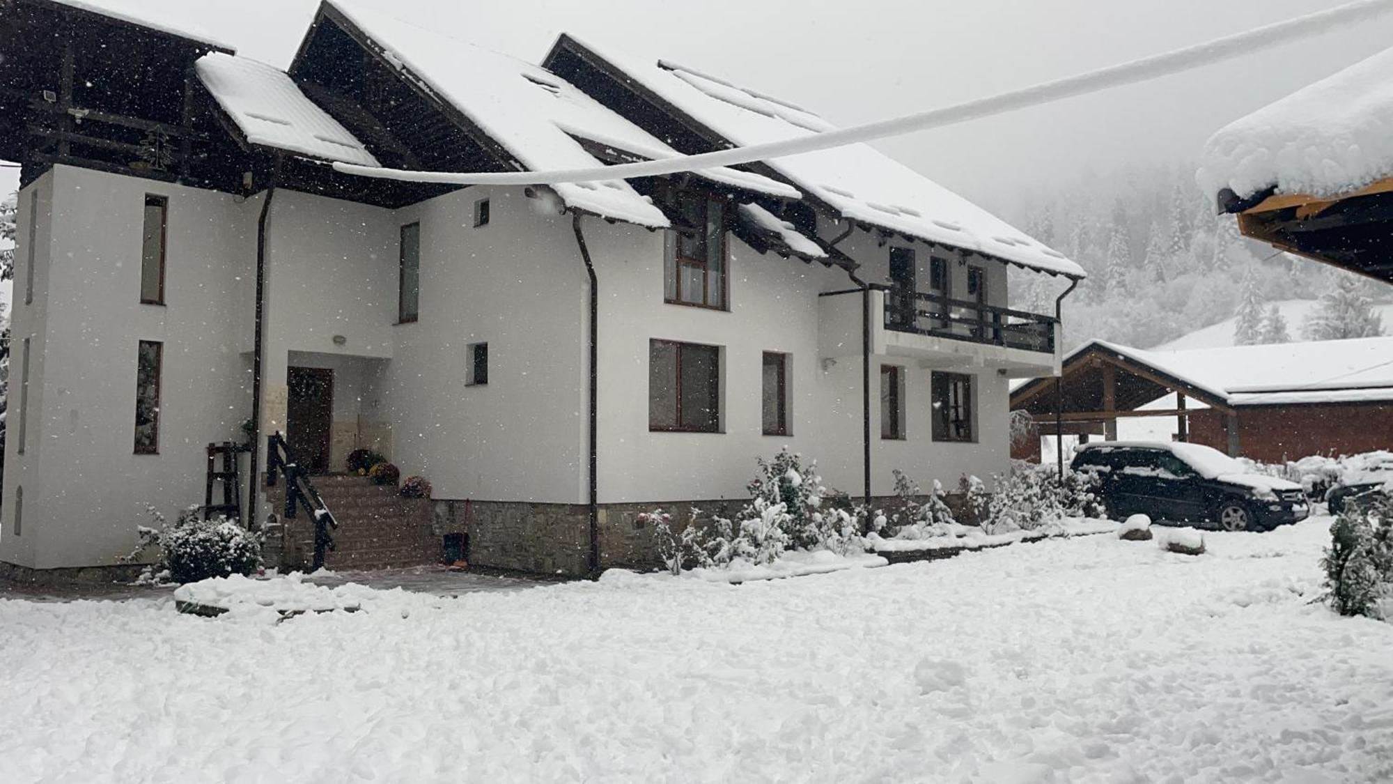 Hotel Casa Voroneț Exterior foto